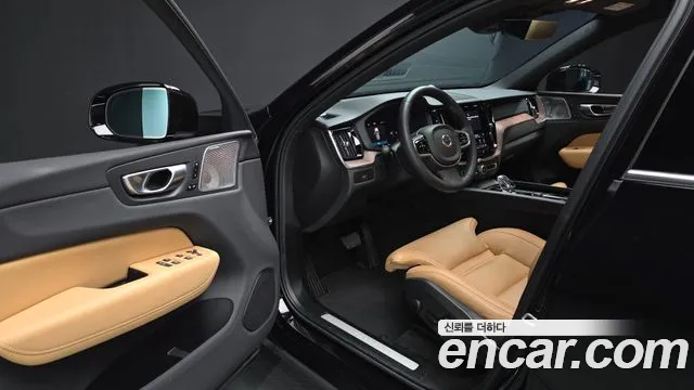 Volvo XC60 2023 thumb 9