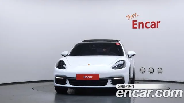 Porsche Panamera 2017 thumb 3