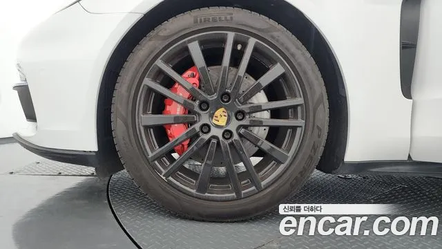 Porsche Panamera 2017 thumb 5