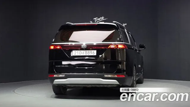 Kia Carnival 2021 thumb 4