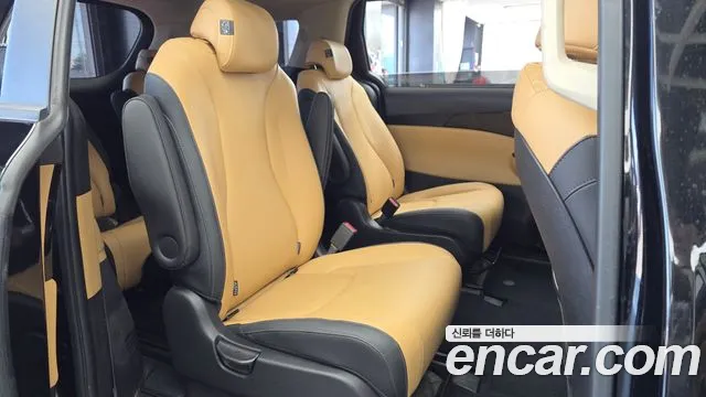 Kia Carnival 2021 thumb 12