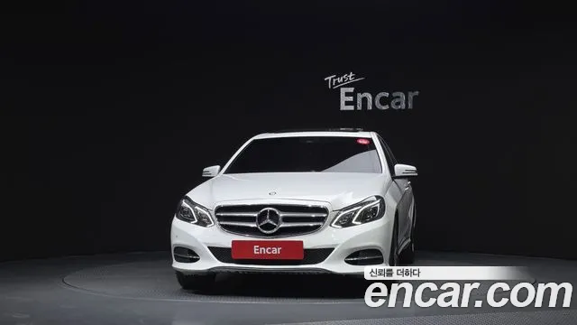 Mercedes-Benz E-Класс 2013 thumb 3
