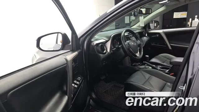 Toyota RAV4 2018 thumb 10