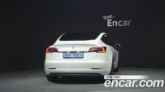 Tesla Model 3 2022 thumb 4