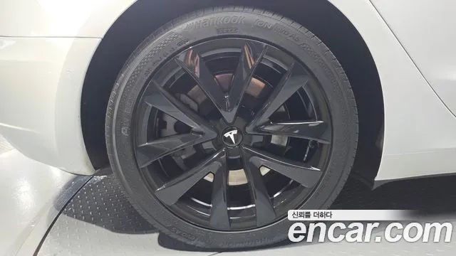 Tesla Model 3 2022 thumb 5