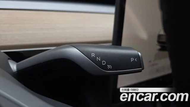 Tesla Model 3 2022 thumb 9