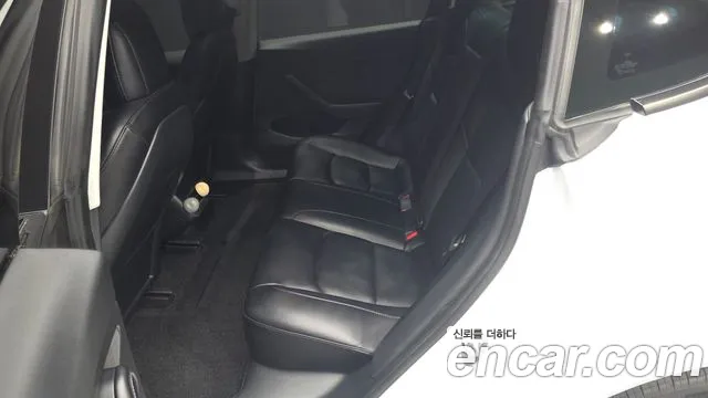 Tesla Model 3 2022 thumb 12