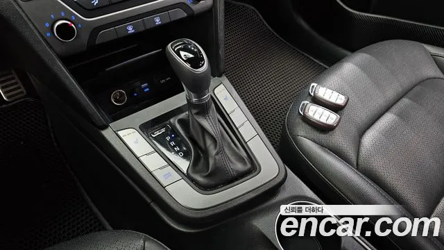 Hyundai Avante 2017 thumb 9