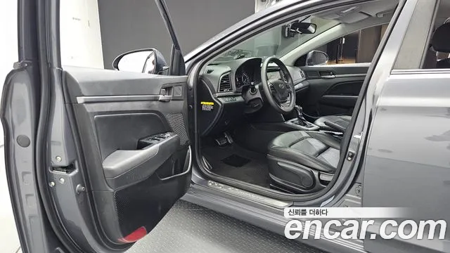 Hyundai Avante 2017 thumb 10