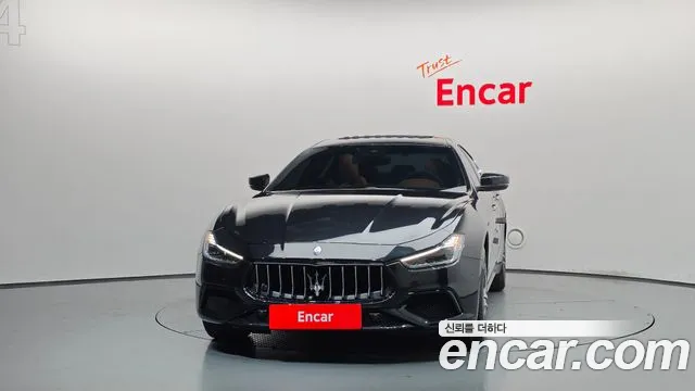 Maserati Ghibli 2019 thumb 3