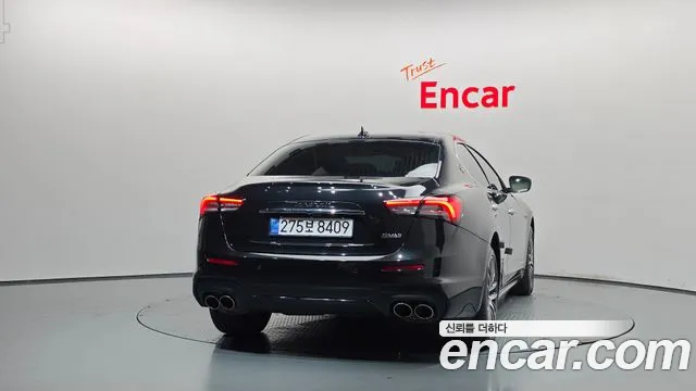 Maserati Ghibli 2019 thumb 4