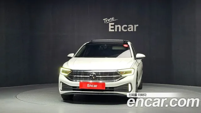 Volkswagen Jetta 2023 thumb 3