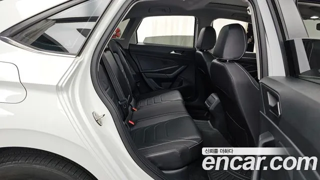 Volkswagen Jetta 2023 thumb 12