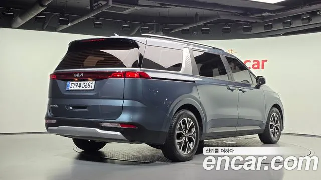 Kia Carnival 2021 thumb 2
