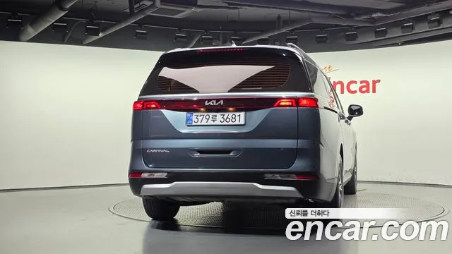 Kia Carnival 2021 thumb 4