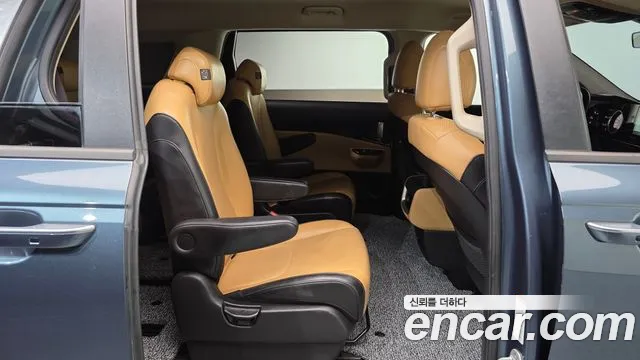 Kia Carnival 2021 thumb 12