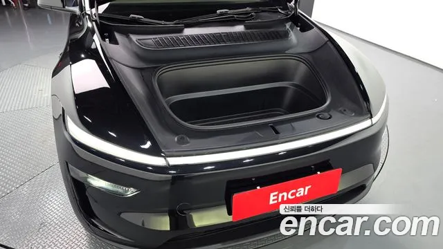 Tesla Model Y 2026 thumb 5