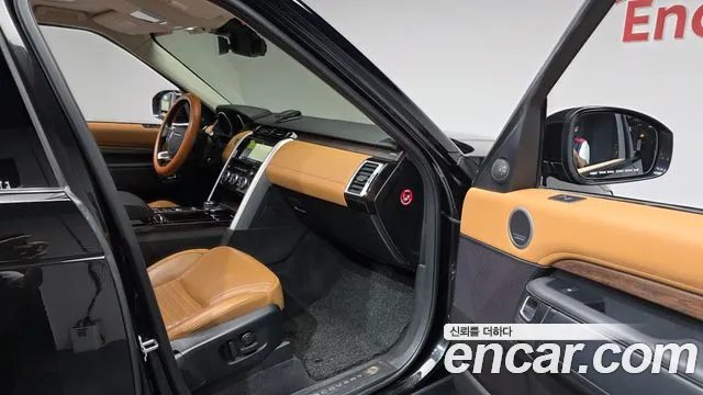 Land Rover Discovery 2017 thumb 10