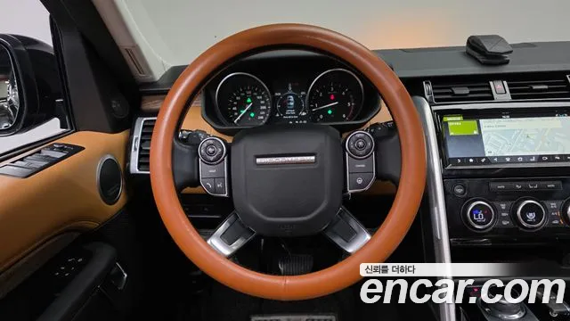 Land Rover Discovery 2017 thumb 12