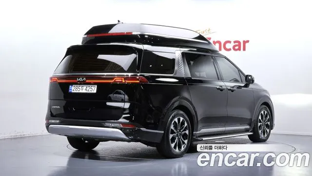 Kia Carnival 2023 thumb 2