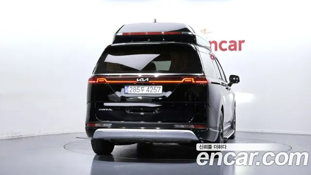 Kia Carnival 2023 thumb 4
