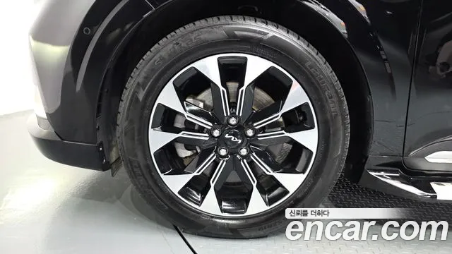 Kia Carnival 2023 thumb 5