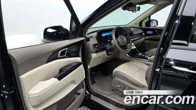 Kia Carnival 2023 thumb 10