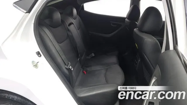 Hyundai Avante 2015 thumb 11
