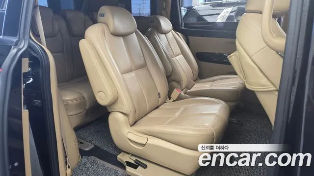 Kia Carnival 2018 thumb 11
