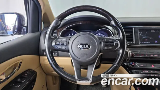 Kia Carnival 2018 thumb 12