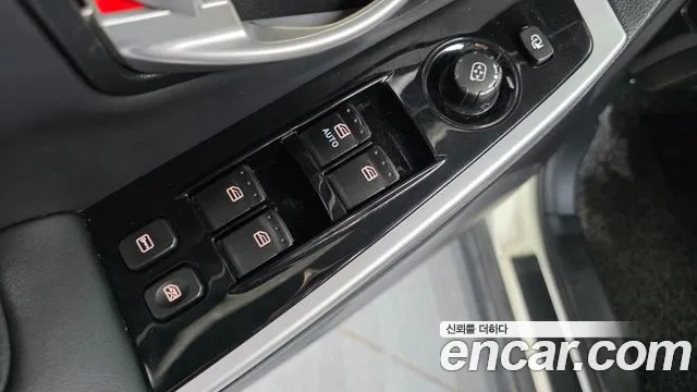 KG_Mobility_Ssangyong KORANDO 2014 thumb 11