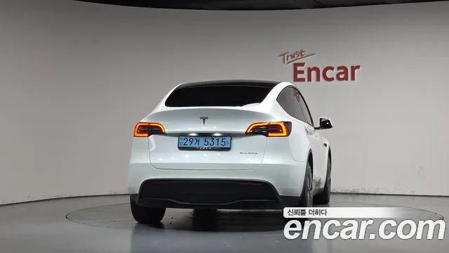 Tesla Model Y 2022 thumb 3