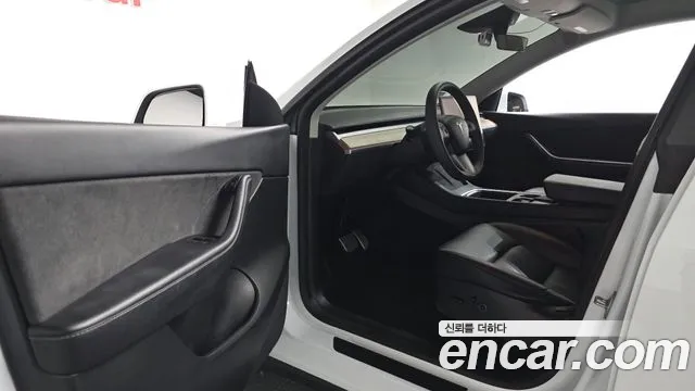 Tesla Model Y 2022 thumb 9