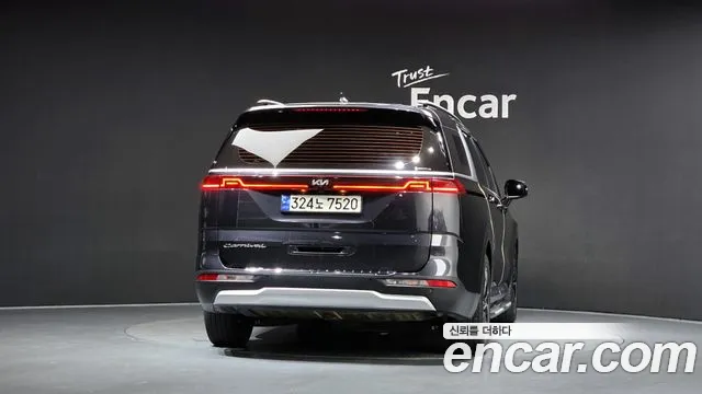 Kia Carnival 2021 thumb 4