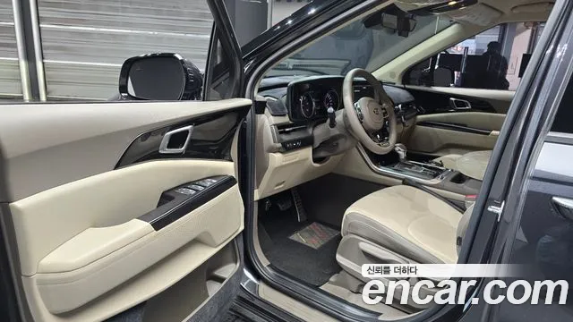 Kia Carnival 2021 thumb 10