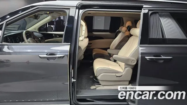 Kia Carnival 2021 thumb 12