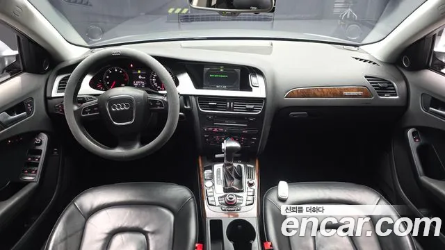 Audi A4 2010 thumb 7