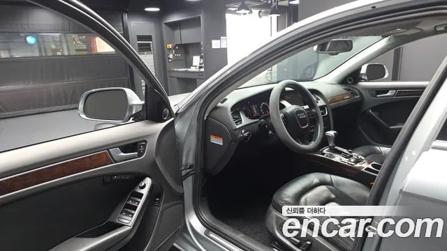 Audi A4 2010 thumb 10