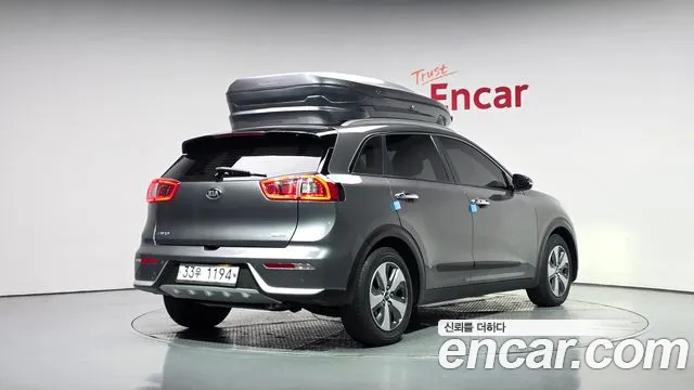 Kia Niro 2017 thumb 2