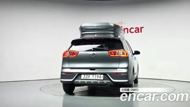 Kia Niro 2017 thumb 4