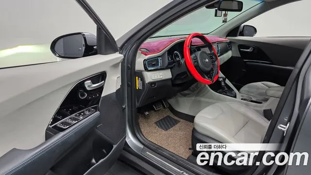 Kia Niro 2017 thumb 10