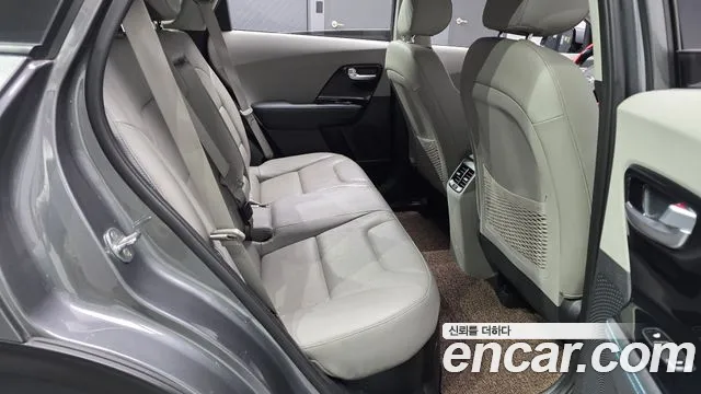 Kia Niro 2017 thumb 11