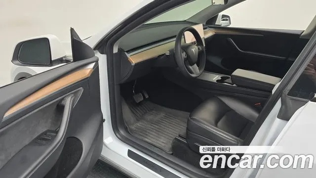 Tesla Model Y 2024 thumb 10