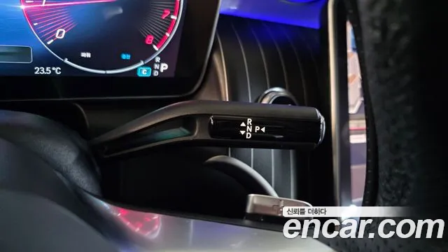Mercedes-Benz GLC 2024 thumb 9
