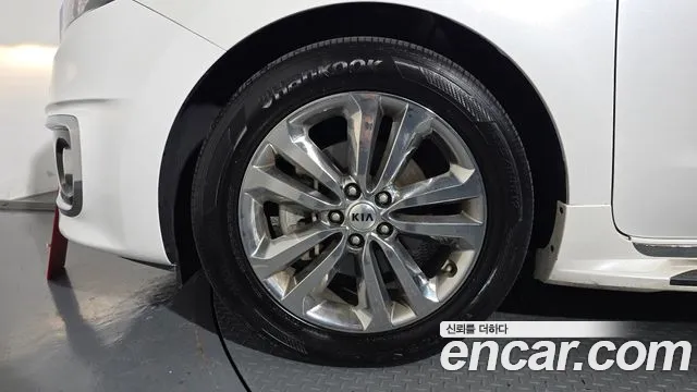 Kia Carnival 2017 thumb 5