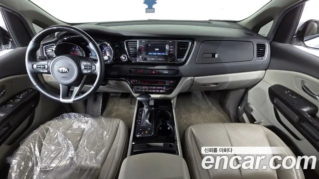 Kia Carnival 2017 thumb 7