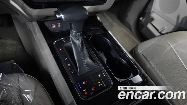 Kia Carnival 2017 thumb 9