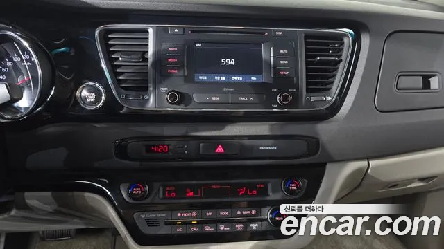 Kia Carnival 2017 thumb 12