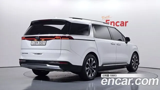 Kia Carnival 2021 thumb 2