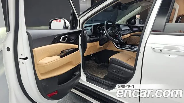 Kia Carnival 2021 thumb 10